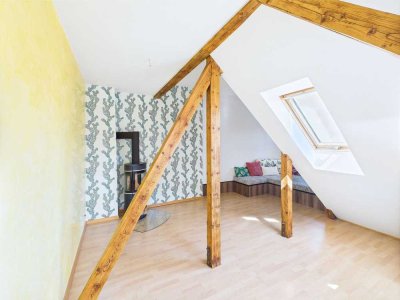 Dachgeschosswohnung mit Terrasse und Kamin