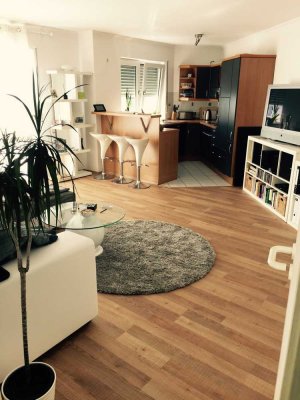 Wunderschöne, helle 2 Zimmer Wohnung mit Südwestbalkon in Wiesbaden-Nordenstadt von PRIVAT