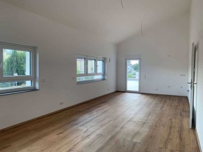 Erstbezug nach Sanierung: 2-Zimmer-Wohnung mit geteiltem Balkon in Edingen