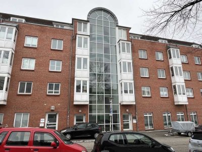 Zentrales, modernes 2-Zimmer-Apartment mit großem SW-Balkon und Aufzug