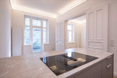 Familiengerechte, individuell modernisierte Jugendstilwohnung mit Blick auf den Isebekkanal