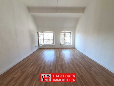 City-/Uni-Nähe, 1,5 R-DG-Apartment (Neue EBK, NSP-Hzg., Hof-Mitbenutz.)