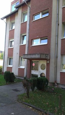 Wohnberechtigungschein 3-Zimmerwohnung im 2. OG mit Balkon in Essen-Altenessen zu vermieten!