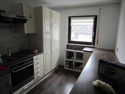 Eberstadt schöne 3 Zi Wohnung mit Balkon 82qm, Bj 1978,Garage