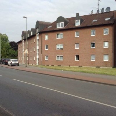 Helle DG Wohnung mit Balkon / 2,5 Zimmer in DU-Obermarxloh