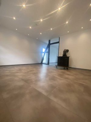 Freundliche, helle 4,5-Zimmer-Wohnung mit gehobener Innenausstattung mit Balkon in Iserlohn