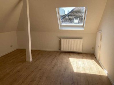 Helle, frisch sanierte Dachgeschosswohnung