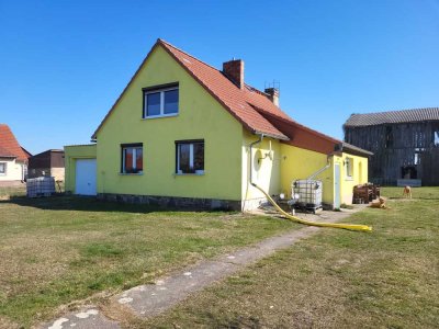 modernisiertes Einfamilienhaus mit großem Garten