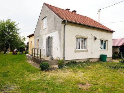Großes Grundstück mit Altbestand in Strasshof an der Nordbahn – 1082 m² Bauland in offener Bauweise