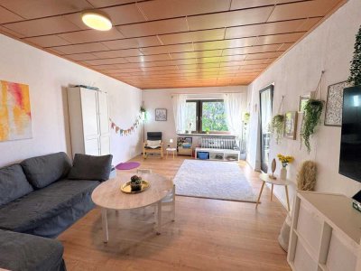 Provisionsfrei: Modernisierte 4-Zimmer-Wohnung mit Loggia und neuem Bad