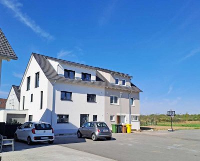 Hochwertiger Neubau in sehr ruhiger Lage