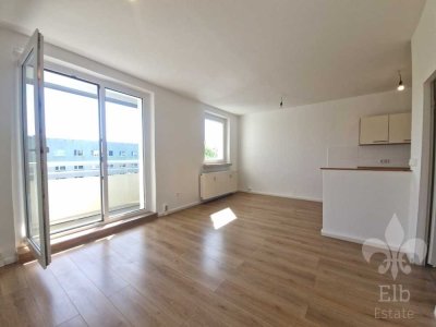 Kleine praktische 3,5 Raum Wohnung mit Einbauküche und Balkon sucht Familie oder Paar ab sofort