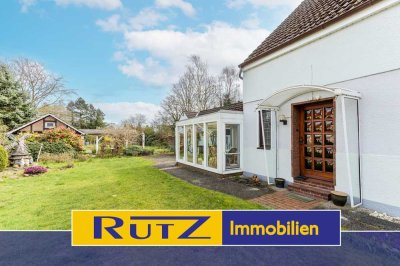 Delmenhorst-Neuendeel | Sanierungsbedürftiges Einfamilienhaus auf großem Grundstück