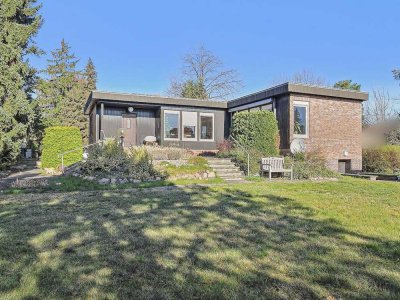 Offene Gestaltung mit viel Charme: Winkelbungalow in Berlin-Mahlsdorf