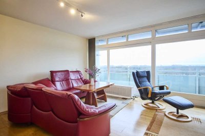 Helle 1,5-Zimmer-Wohnung im 8. Stock mit sonnigem Elbblick / Direkt am EEZ