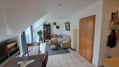 Schöne 3-Zimmer-Maisonette-Wohnung mit Balkon in Hürth
