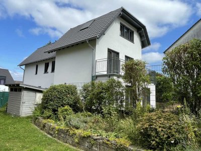 Neubau: Hochwertige Maisonette-Wohnung in Lohmar-Ort