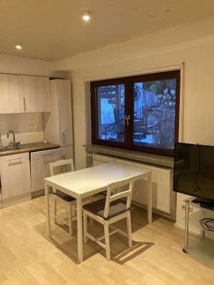 Kleine voll möblierte Wohnung in Waldnähe