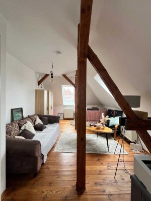 Wunderschöne, helle Dachgeschosswohnung – Nachmieter:in ab 01.12.2025