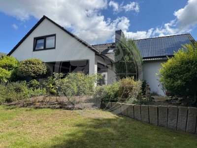 familienfreundliches Zweifamilienhaus mit Stil, Komfort und Ruhelage - in Garßen