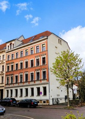 Bezugsfrei! Altbau 2-R.-Wohnung in Leipzig-Lindenau mit Blk. Park und Karl-Heine-Kanal vor der Tür