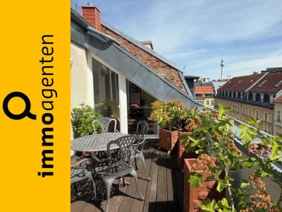 Lichtdurchflutetes Dachgeschoss im stilvollen Altbau – Wohnen mit Geschichte im Herzen Berlins
