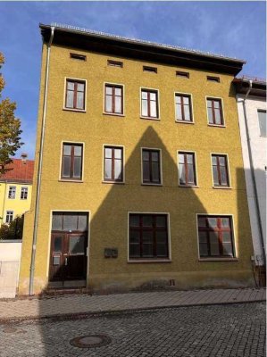 MFH mit 4 Wohneinheiten Sanierungsbedürftig