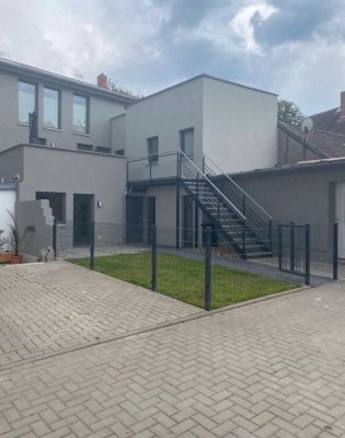 Exklusive 3,5-Raum-Wohnung mit Schlossblick, Parkplatz & Terrasse