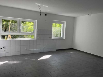 *Sanierte 3 Zi-Erdgeschosswohnung mit Terrasse in Leverkusen Manfort*