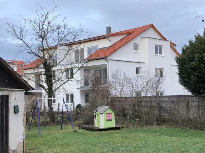 Neubau, hochwertige 3,5 Zimmer DG Wohnung in Oberboihingen, mit großem Balkon