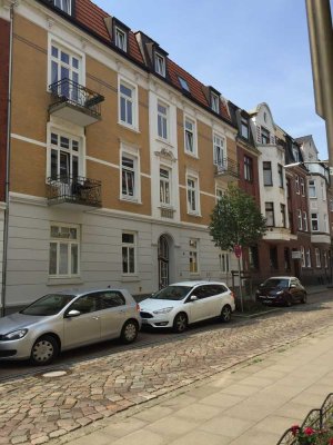 3,5 Zi-Wohnung in modernisiertem Altbau in Bergedorf; zentral, Nähe Mohnhof