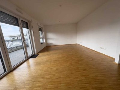 Tolles 2 Zimmer - Penthouse mit Terrasse, Parkett, hochwertiges Badezimmer und Gäste - WC