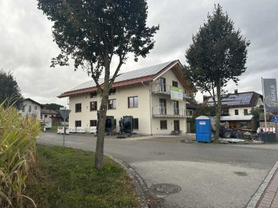 Helle 2,5-Zimmer Wohnung mit Balkon in Rechtmehring