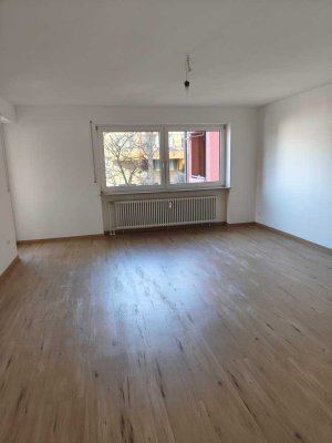 Barrierefreie 3-Zimmer-Wohnung mit Balkon im 1. OG in Nürnberg-Langwasser Nordost