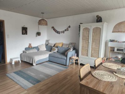 Geräumige, lichtdurchflutete 4-Zimmerwohnung mit Balkon