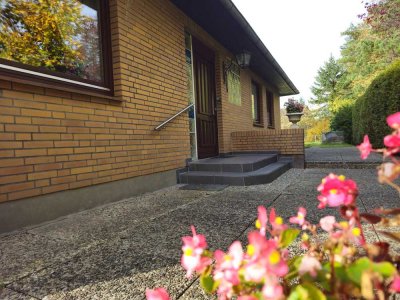 Freistehendes solides Einfamilienhaus mit Einliegerwohnung. Provisionsfrei in Pommoissel.