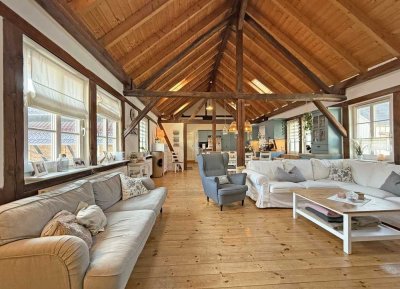 Sonnenverwöhnte Maisonette-Wohnung mit großzügigem Raumangebot voller Charme
