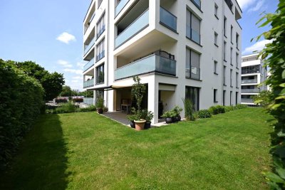 Am Stadtgarten: Moderne, barrierefreie 4-Zimmer-Wohnung mit eigenem Garten und Garage