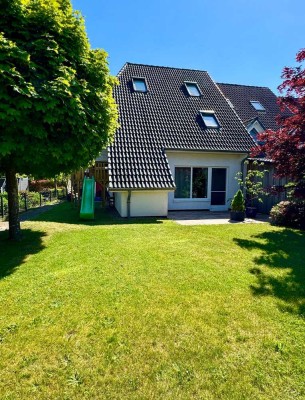 Reihenendhaus mit großem Garten in Spielstraße