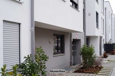 Schnuckeliges Reihenhaus mit Garten und Garage