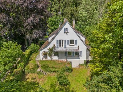 Alleinlage in Altstadtnähe
- Einzigartiges Refugium mit Waldgrundstück in Ravensburg