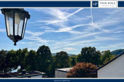 Top sanierte DG-Wohnung in gepflegtem 3FH 
mit Ruhrblick