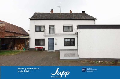 Einfamilienhaus mit Doppelgarage, kleinem Ökonomiegebäude und Garten, Wittlich-Wengerohr