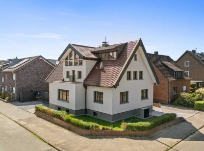 Kernsaniertes Mehrfamilienhaus mit drei Einheiten – stilvoll investieren oder selbst einziehen