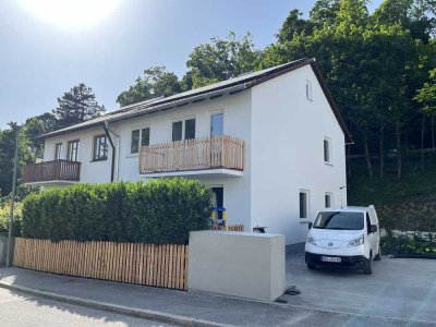 Geräumige Doppelhaushälfte mit gehobener Innenausstattung in Landshut Achdorf