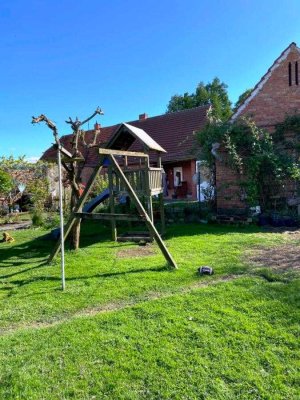 Doppelhaushälfte mit Bauplatz in Penzlin zu verkaufen.
