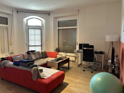 Fürth Nähe Bahnhof: Familie willkommen! 4-Zi.-Erdgeschoßwohnung mit Einbauküche. Frei 01.08.2025 !