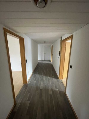 Helle 4-Zimmer-Wohnung mit Donaublick – Jetzt zur Miete in Öpfingen!