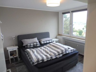 Helle 3 Zimmerwohnung mit Rheinblick