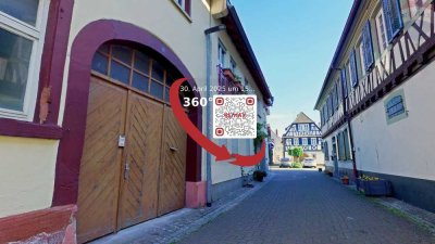 Historisches Stadthaus mit Blick & Potenzial – Zwei Wohnungen + Garage